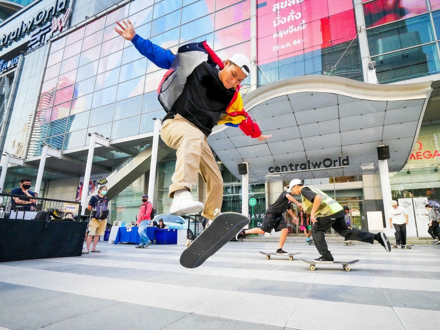 เซ็นทรัลพัฒนาขยาย 19 สาขาเล่นฟรี Surf Skate หน้าศูนย์ฯ ทั่วประเทศ หลังกระแสตอบรับดีเยี่ยม!