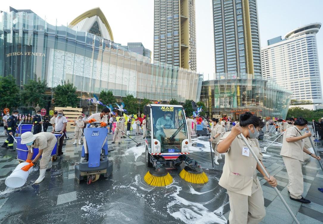 ไอคอนสยาม  ยกระดับมาตรการป้องกันโควิด-19 ขีดสุด จัด “MEGA BIG CLEANING DAY”  ระดมพลังนับพันชีวิตทำความสะอาดตลอด 24 ชม. ย้ำความมั่นใจสูงสุดแก่ลูกค้า