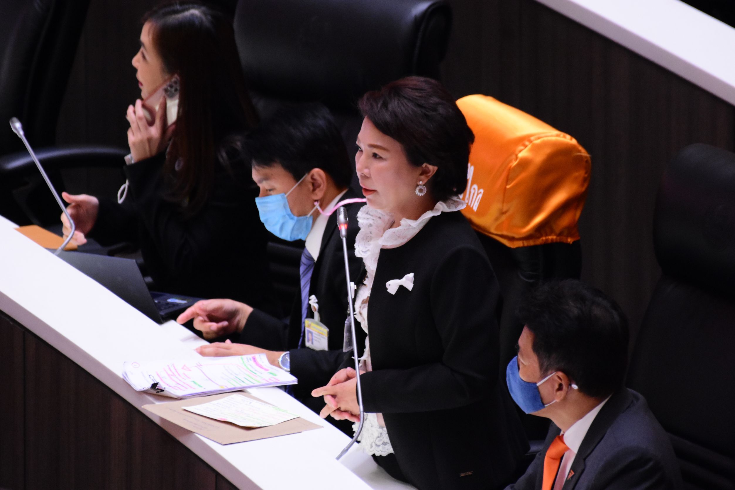 “เจ๊อมรัตน์” กางใบเสร็จมัด “ประยุทธ์” ปมบ้านพักทหาร ผิดกฎ ป.ป.ช. ติดคุก 228 ปี