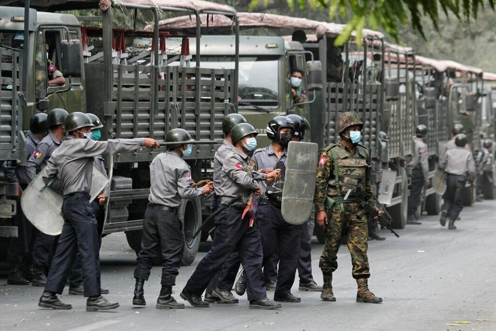 มัณฑะเลย์เดือด! ตำรวจยิงปืนสลายม็อบ ดับ 2 ศพ บาดเจ็บหลายสิบ