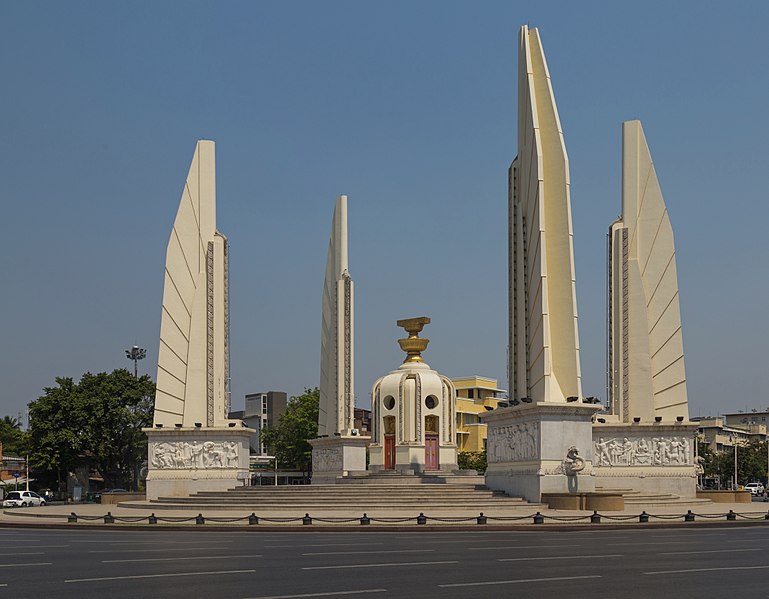 อนุสาวรีย์ประชาธิปไตย