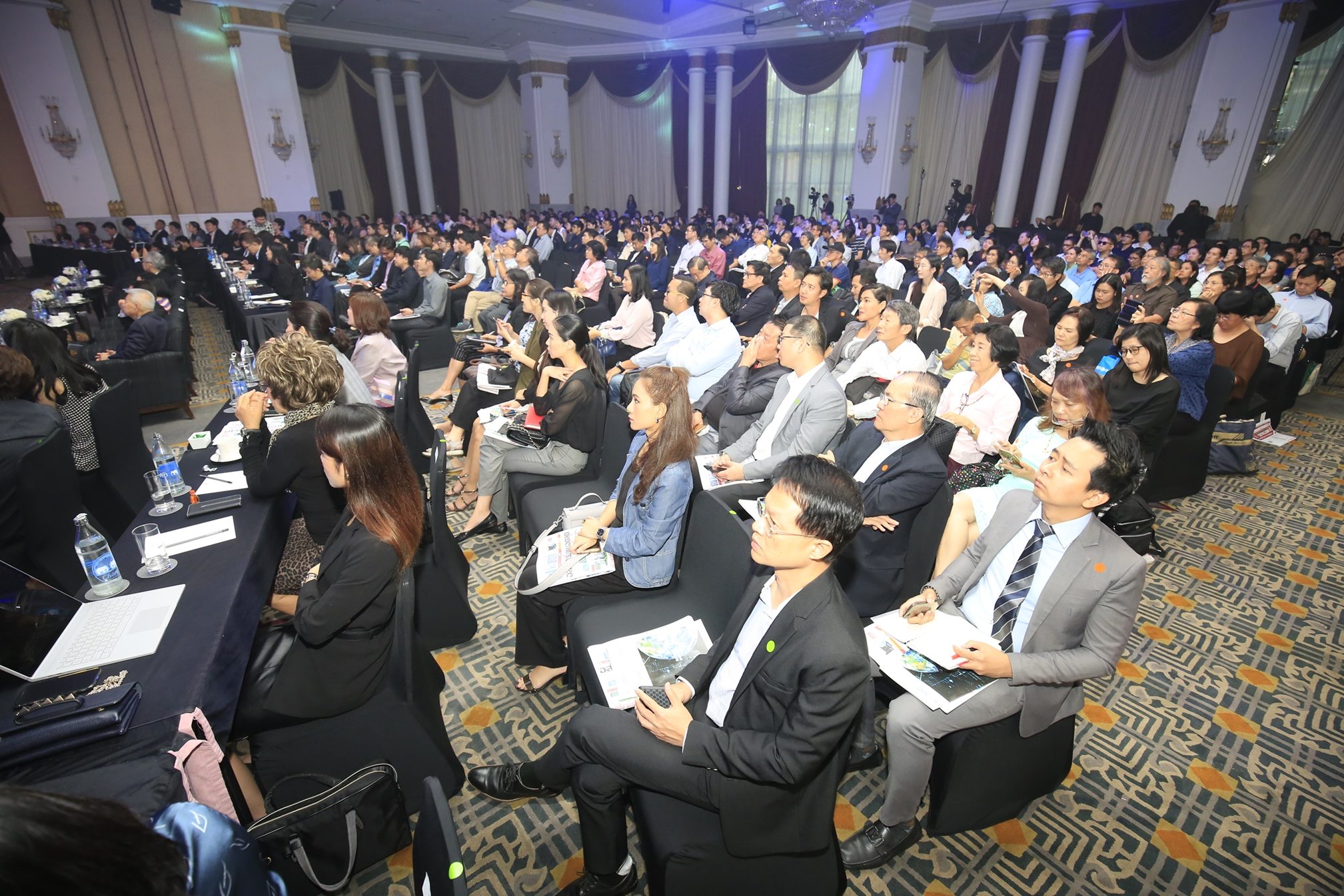 ศบค.คลายล็อกจัด “อีเวนต์” 300 คน ไม่ต้องขออนุญาต