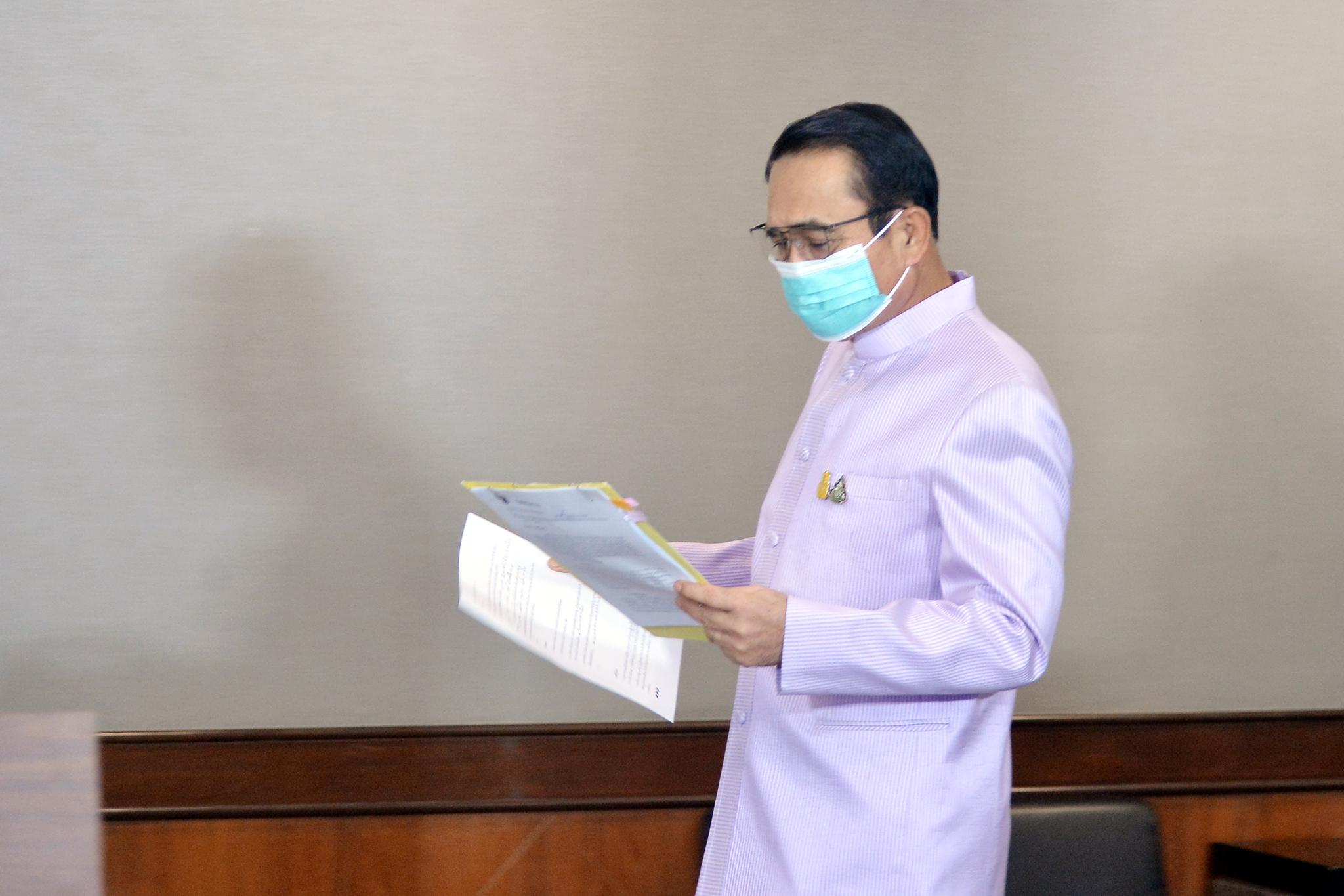 “ประยุทธ์” ขอบคุณ “อัศวิน” เลื่อนเก็บค่ารถไฟสายสีเขียว 104 บาท