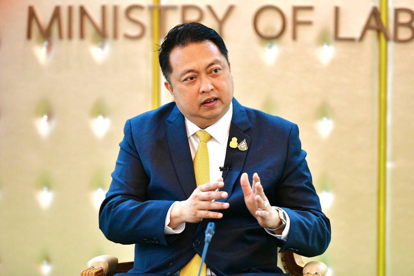 “สุชาติ” ยกเลิกชะลอการจัดส่งแรงงานไทยไปทำงานกาตาร์