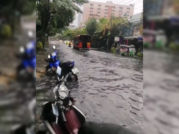 น้ำรอการระบายหลายจุด น้ำรอการระบายหลายจุด