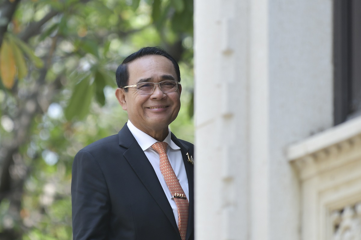 ประยุทธ์ ชิ่ง พปชร.- ส.ว. ยื่นศาลรธน.ตีความรัฐธรรมนูญ