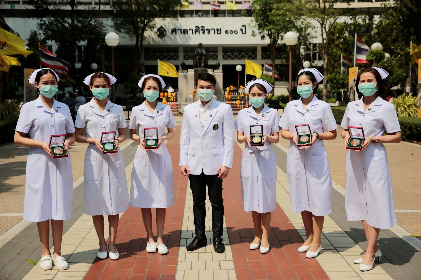 “ศิริราช” ชวนคนไทยสั่งจองเหรียญที่ระลึก ร.9 ในพิธีเปิดอาคารนวมินทรบพิตร 84 พรรษา