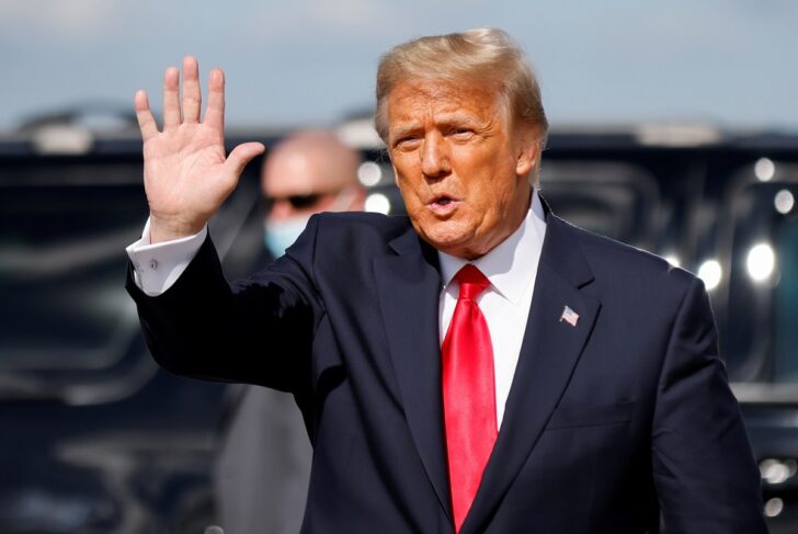 FILE PHOTO: U.S. President Donald Trump arrives at Palm Beach International Airport โดนัลด์ ทรัมป์
