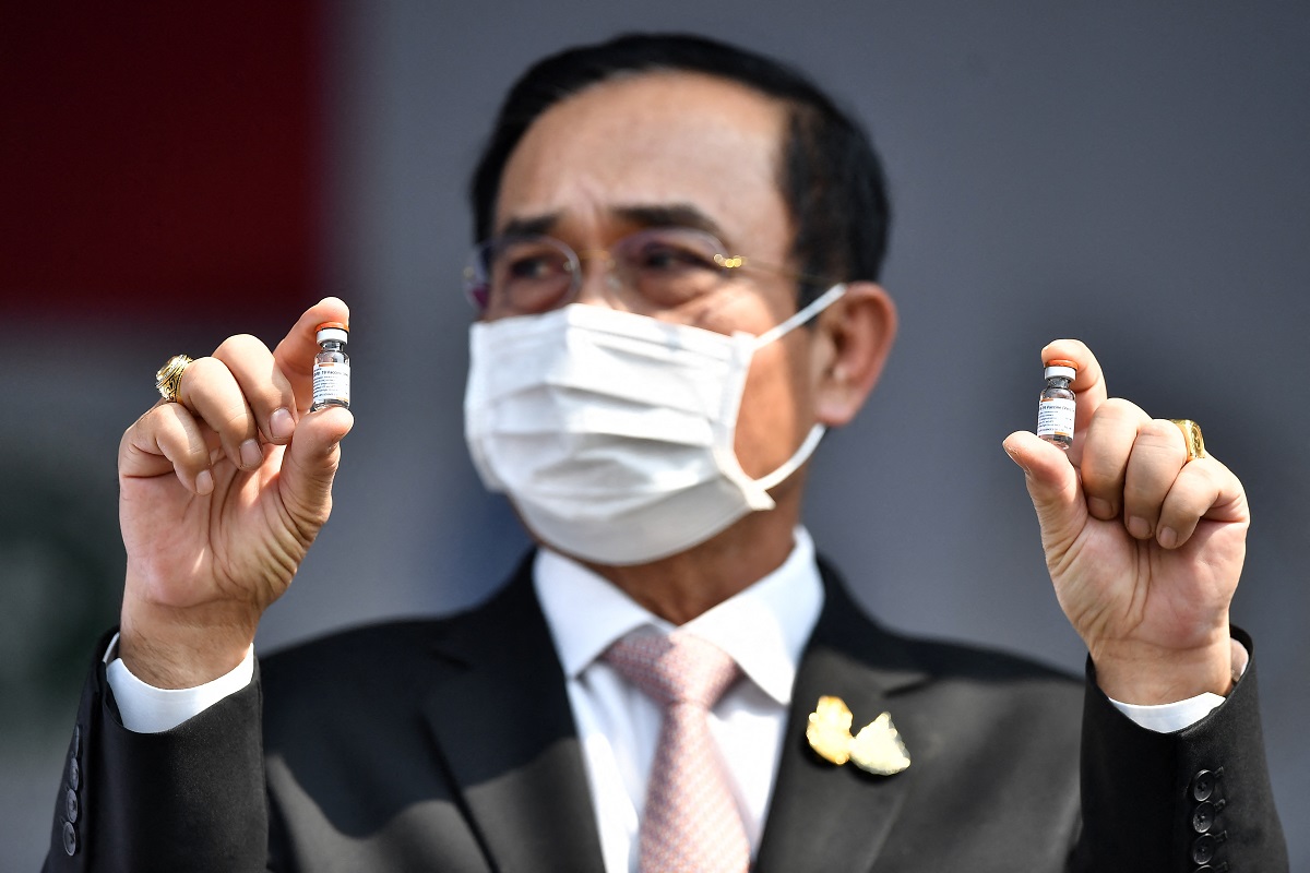 นายก-ครม. 19 คน ตบเท้าฉีดวัคซีนแอสตร้าเซนเนก้า พรุ่งนี้