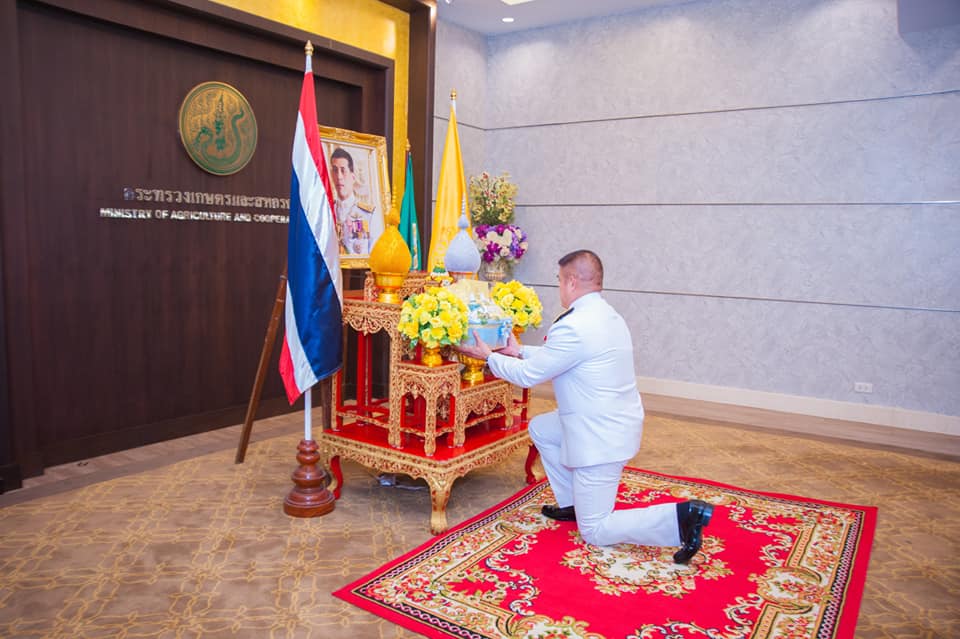 “ในหลวง” พระราชทานกระเช้าของขวัญ แก่ ” ร.อ.ธรรมนัส พรหมเผ่า”