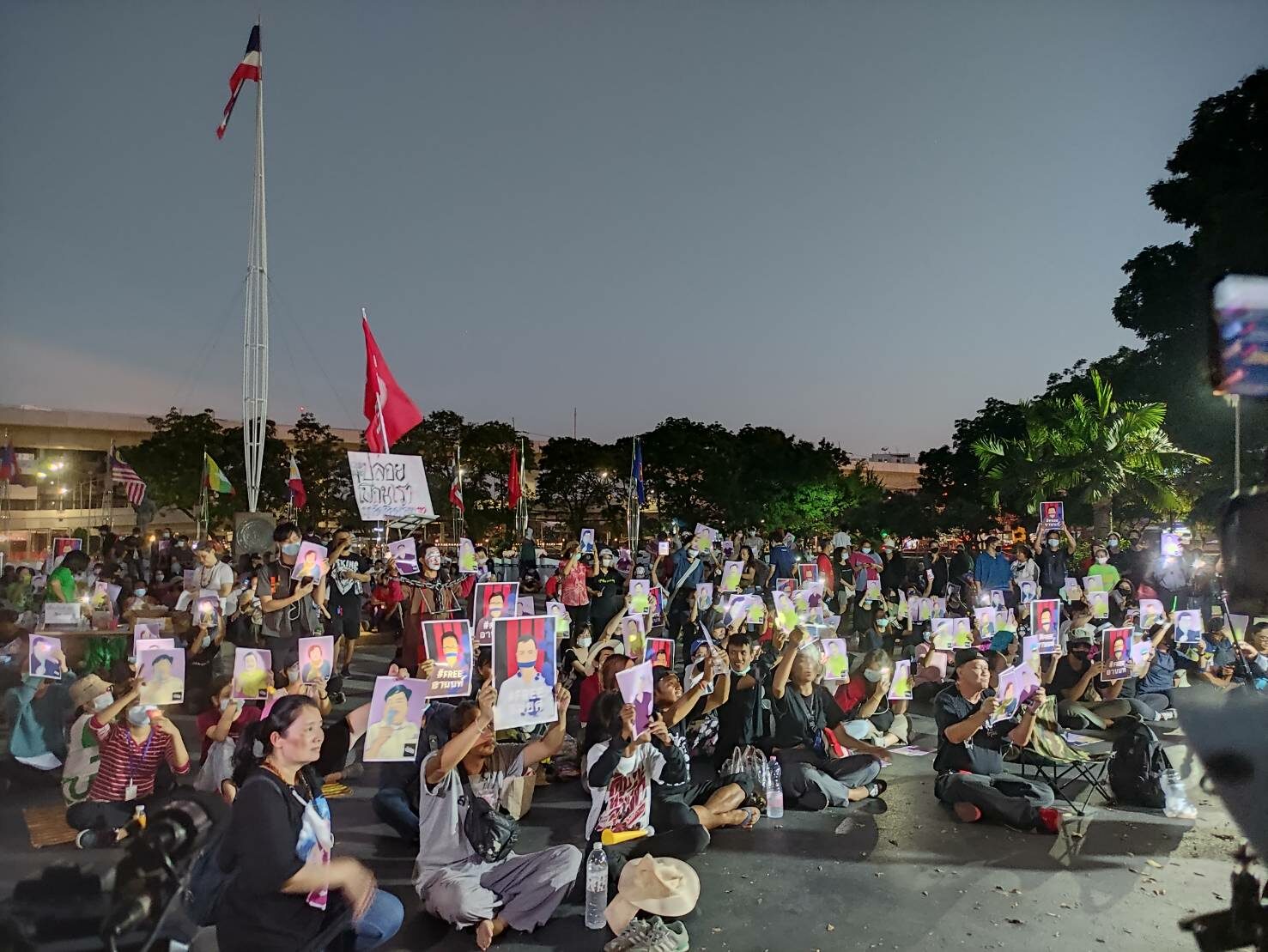 “เดินทะลุฟ้า” นัดรวมตัวพรุ่งนี้ที่อนุสาวรีย์ประชาธิปไตย แย้มมีเซอร์ไพรส์