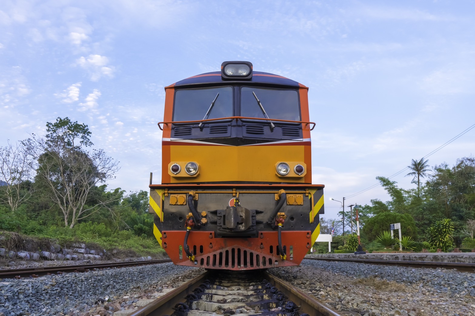 เปิดประมูลรถไฟทางคู่ ”เด่นชัย-เชียงของ” จับตาขาใหญ่ปาดเค้ก 7.2 หมื่นล้าน