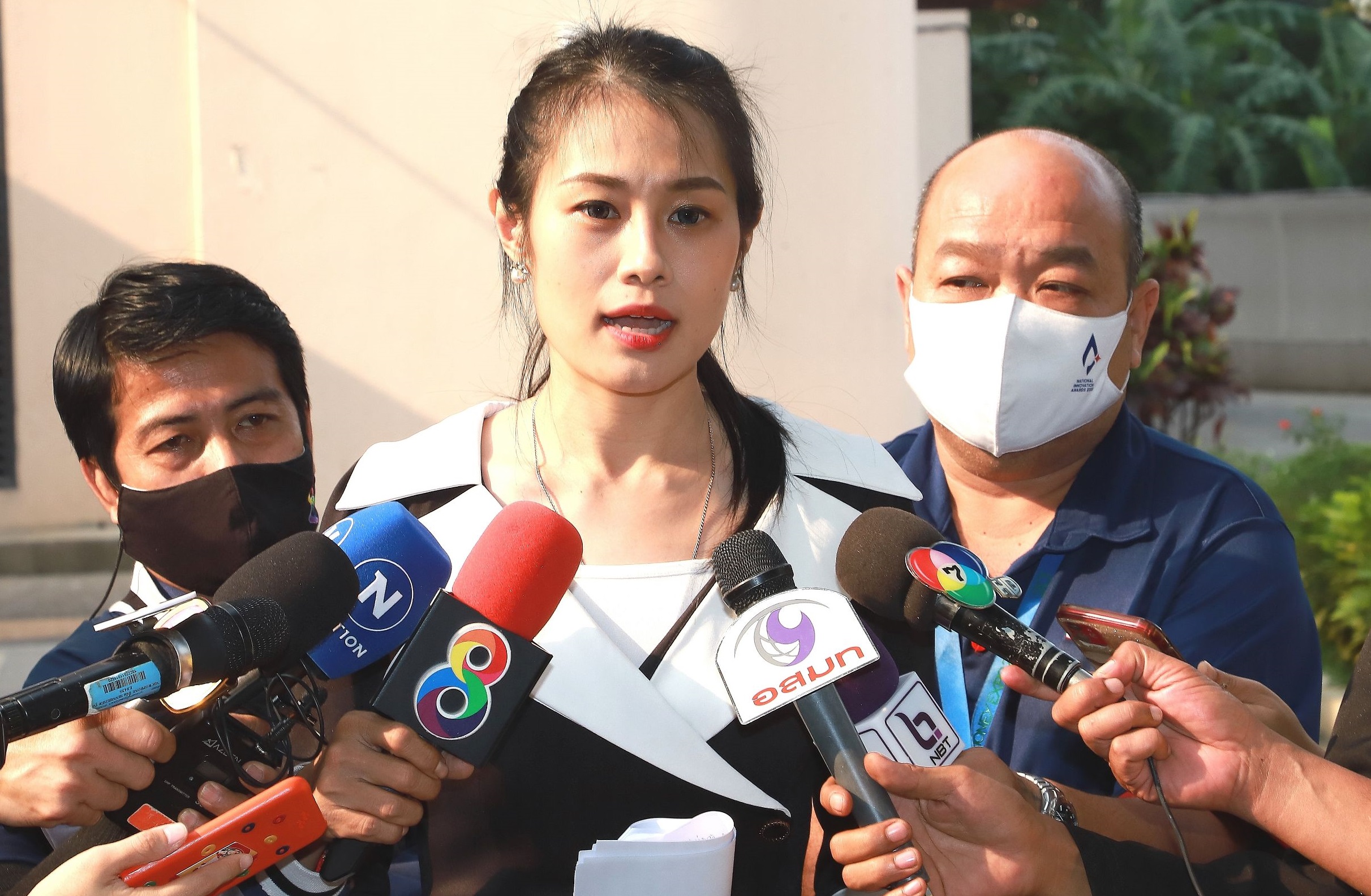พลังประชารัฐ จ่องดออกเสียง โหวตรัฐธรรมนูญ วาระสาม