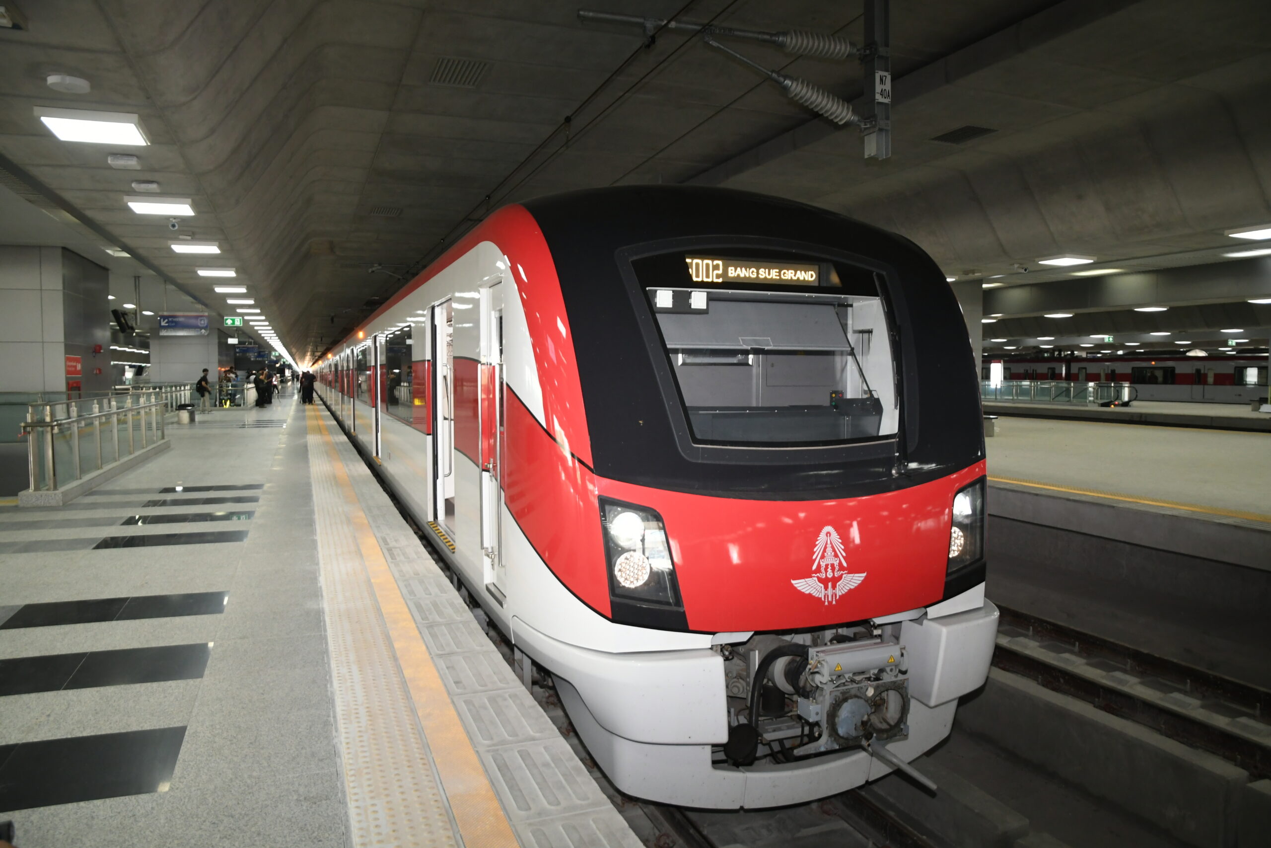 เปิดค่านั่งรถไฟฟ้าสายสีแดง เริ่มต้น 12 บาท ตั๋วเดือนจ่าย 25-35 บาท/เที่ยว