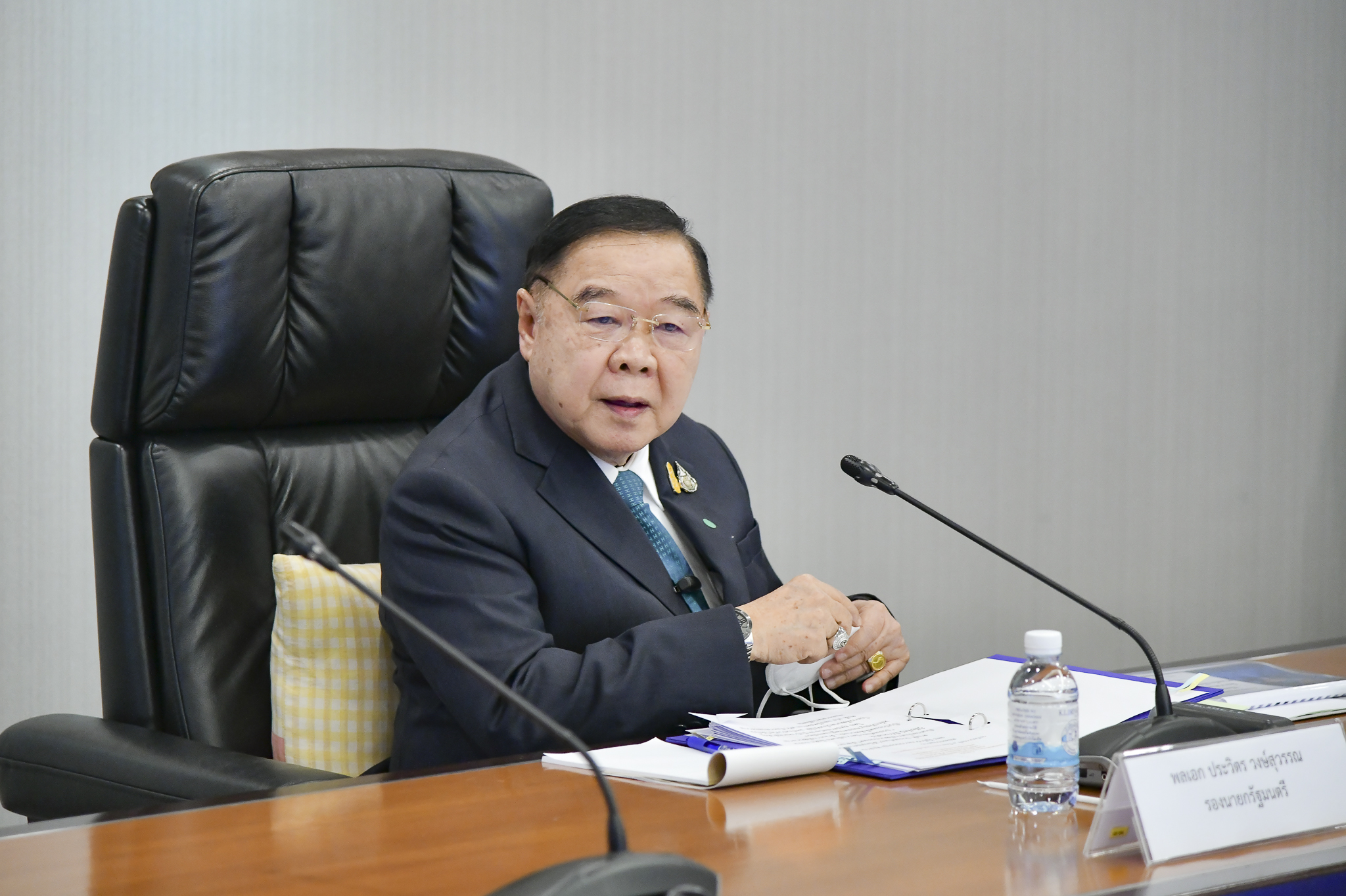 ประวิตร ย่องฉีดวัคซีนโควิดแล้ว ยัน “ไม่เห็นจะเป็นอะไร”