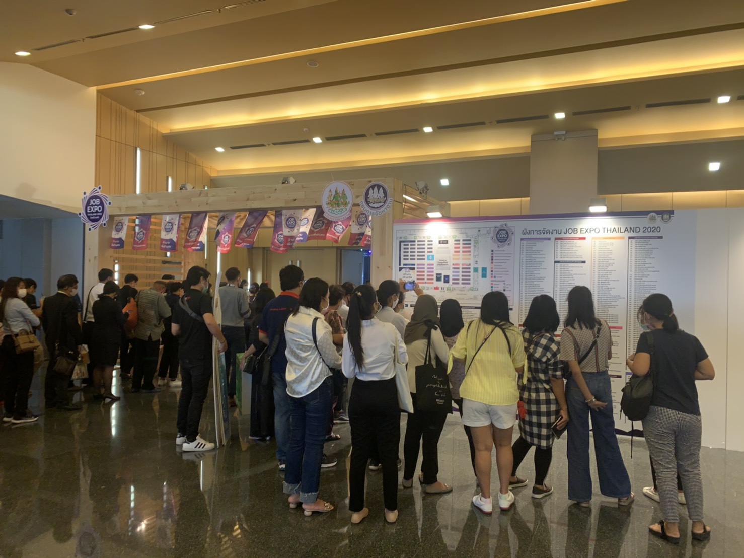 Job Expo: ตั้งเป้าจ้างงานเด็กจบใหม่ 2.6 แสนอัตรา บรรจุแล้วกี่อัตรา?