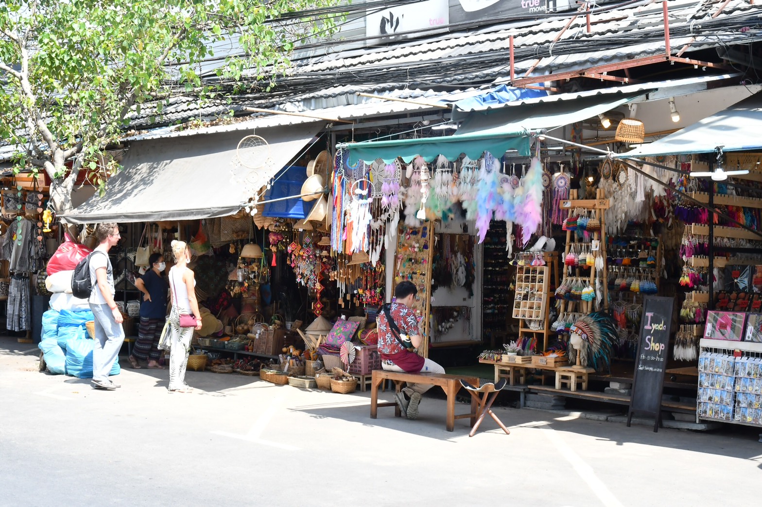 ธปท.เผยธุรกิจนอกภาคการผลิตใช้นโยบายปลดคนงานเพิ่มประคองตัว