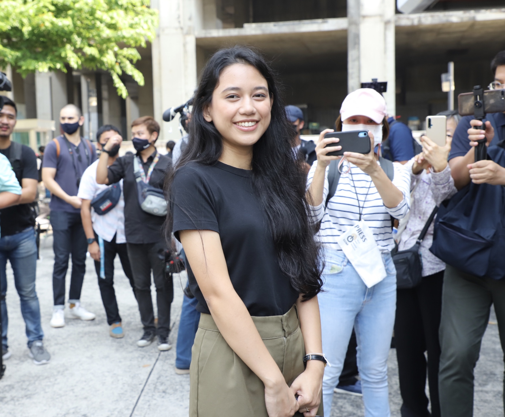 เลื่อนนัดฟังคำสั่งฟ้อง “มายด์” พร้อมพวก คดีชุมนุมหน้าสถานทูต