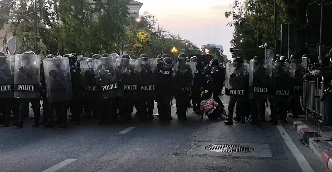 ตำรวจเข้าจับกุมผู้ชุมนุม “หมู่บ้านทะลุฟ้า” รอบสอง