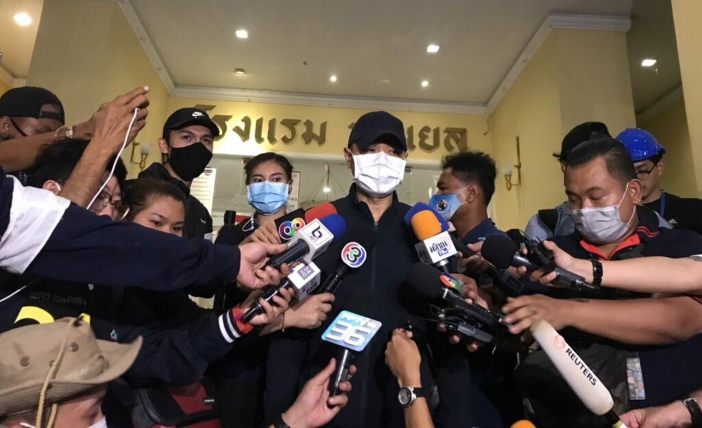 รองโฆษกตำรวจ เผยคุมผู้ชุมนุมได้ 5 ราย ตำรวจบาดเจ็บ 6 นาย
