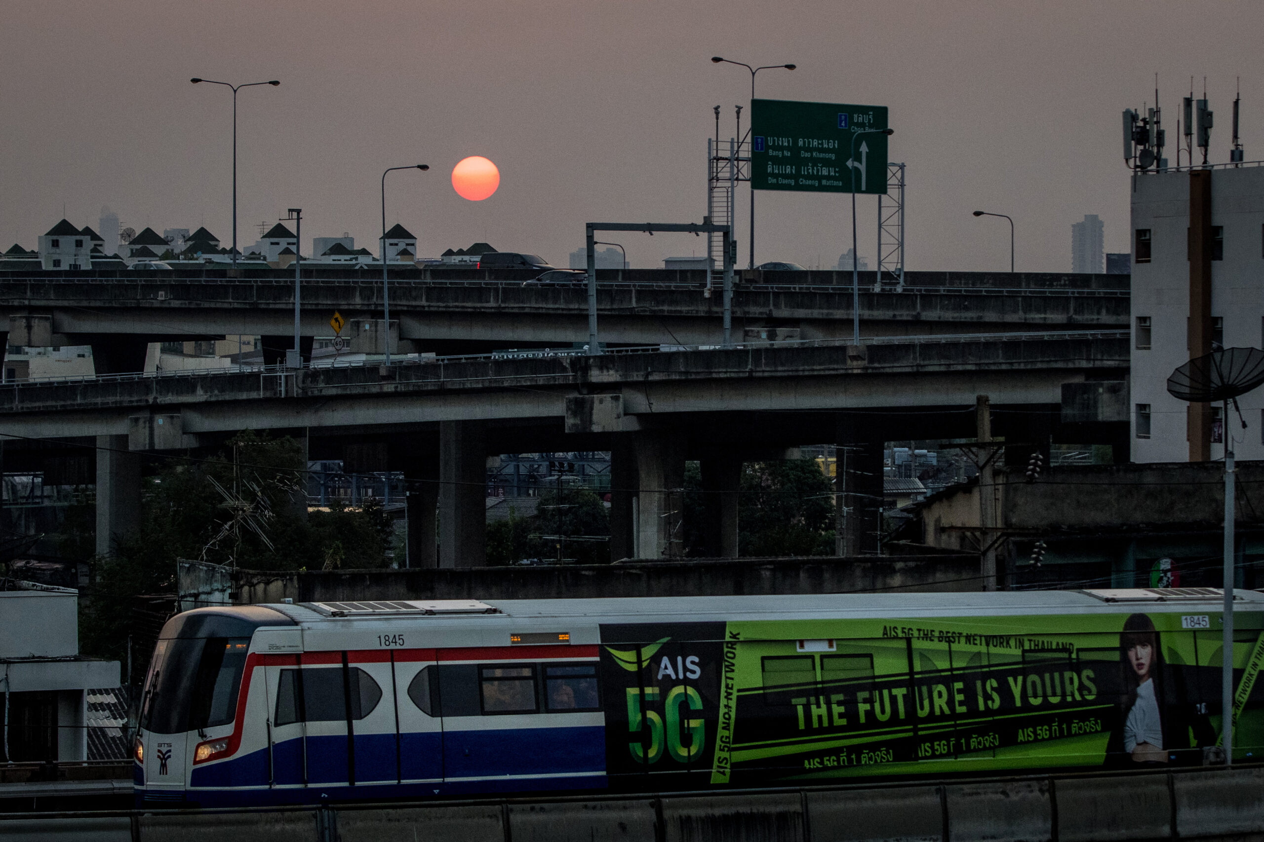 วิบากกรรม “บีทีเอส” ทวงหนี้รัฐ ปิดดีลสัมปทานรถไฟฟ้า-มอเตอร์เวย์