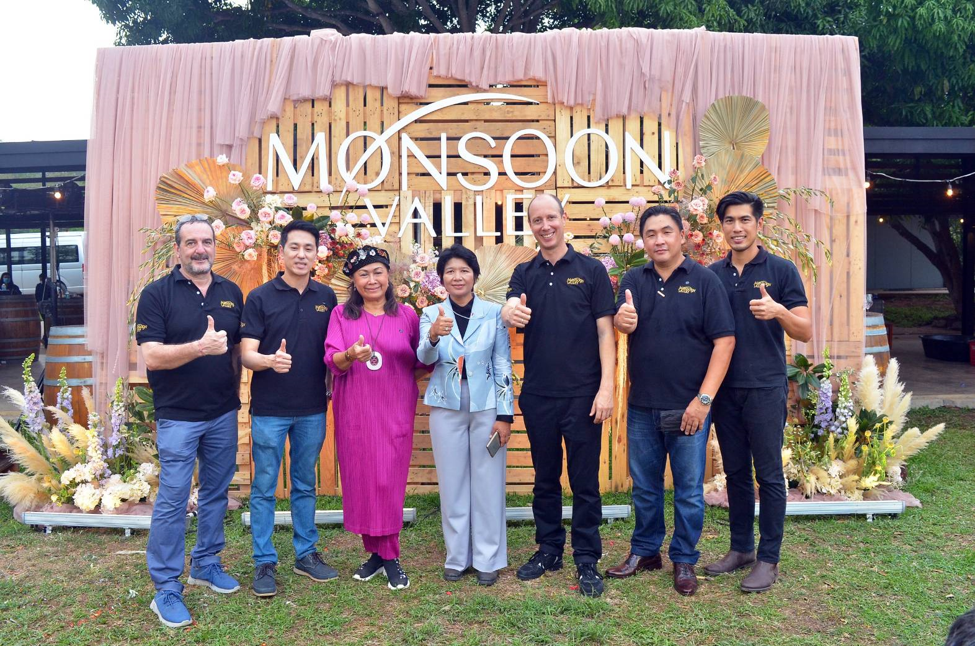 ไร่องุ่น มอนซูน แวลลีย์ (Monsoon Valley) หัวหิน ประจวบคีรีขันธ์ ฉลองปีเก็บเกี่ยวองุ่นที่ดีที่สุดประจำปี 2021