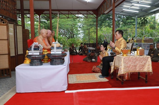 ในหลวง-เจ้าคุณพระ เสด็จวัดที่สุพรรณ ในหลวง-เจ้าคุณพระ เสด็จวัดที่สุพรรณ
