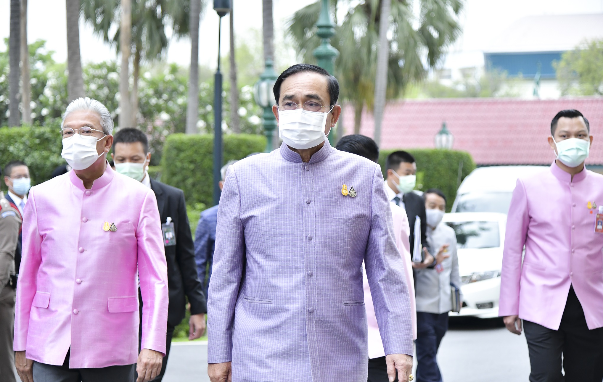 ประยุทธ์ ถกทีมเศรษฐกิจด่วน หาทางแจกเงินเยียวยารอบใหม่