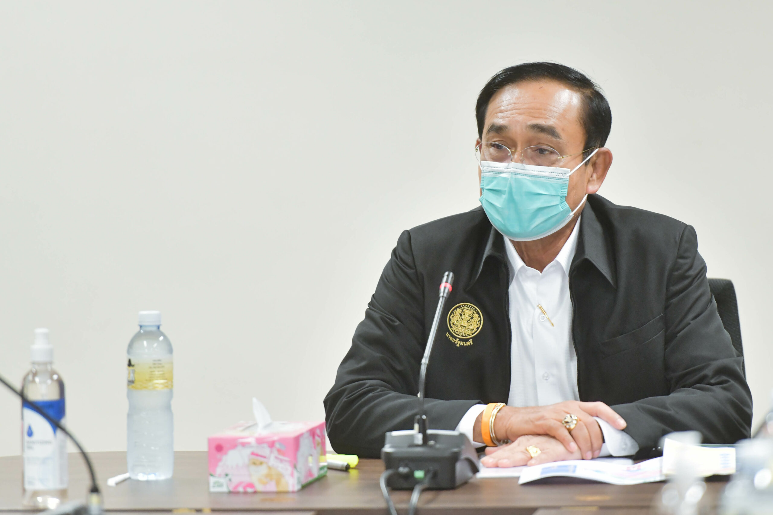 ประยุทธ์ กดสายด่วน 1669,1668 บี้ สธ. รับสาย ต้อนผู้ป่วยเข้า รพ. สนาม
