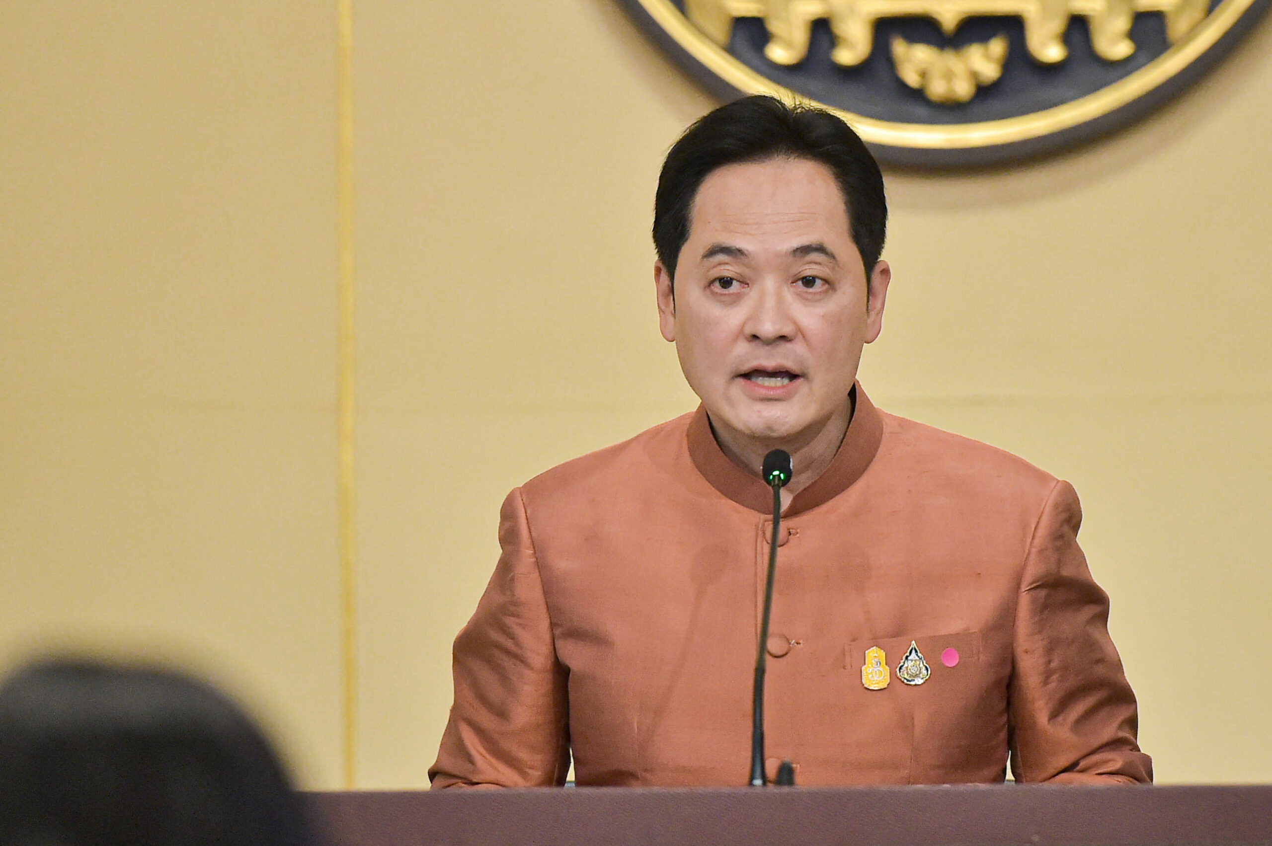 โฆษกรัฐบาล เผย รอตรวจสอบข้อเท็จจริง ข่าว “รมต.” เข้าผับทองหล่อ