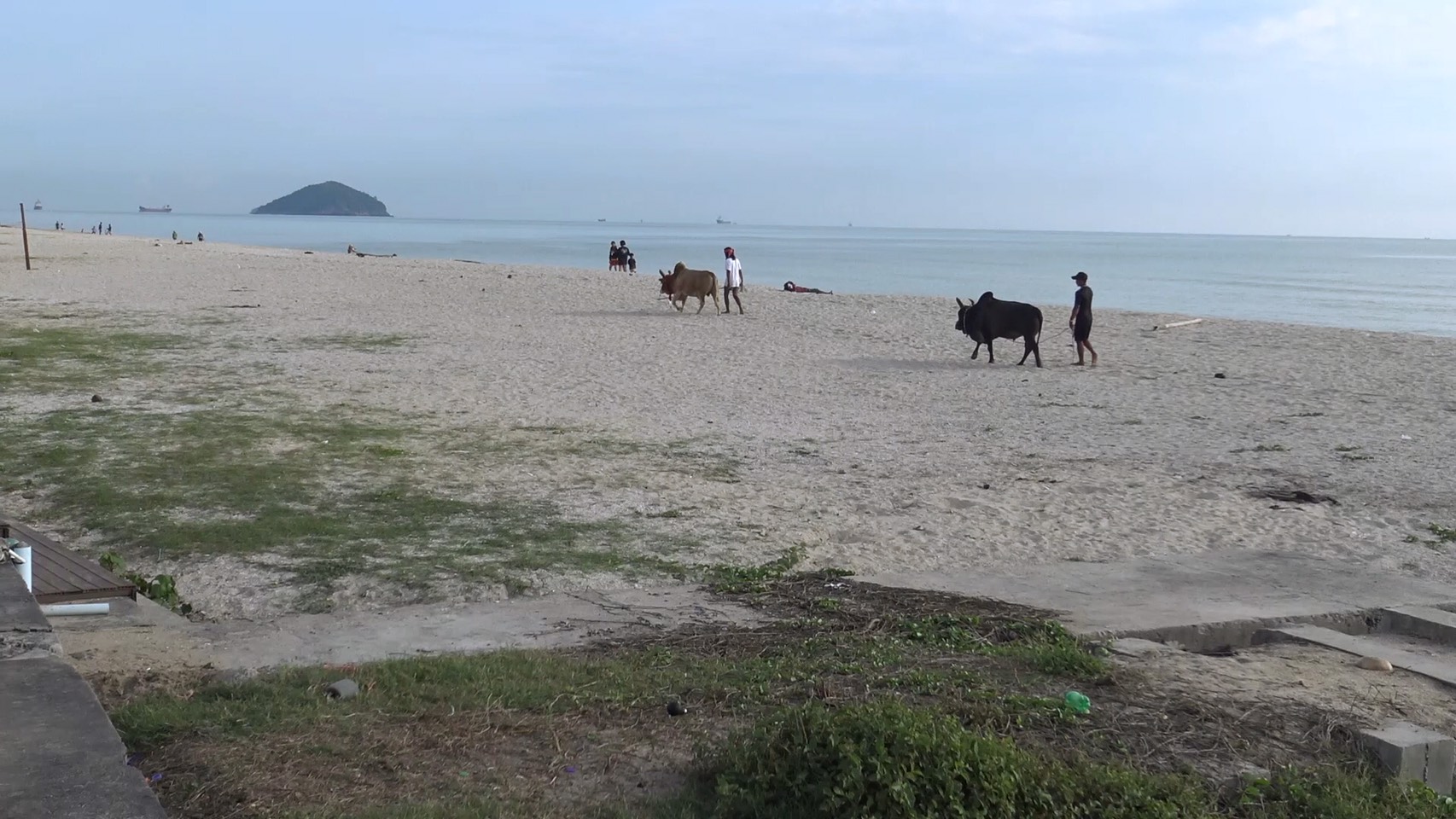 สงขลา สั่งห้ามเข้า 8 แหล่งท่องเที่ยวชายหาดดัง หลังติดโควิดเพิ่มอีก 19 ราย