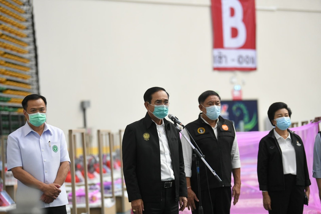 ประยุทธ์ ตรวจ รพ.สนาม กทม. เมินตอบ “ทักษิณ” จ่อคุย “ปูติน” ขอวัคซีนเพิ่ม