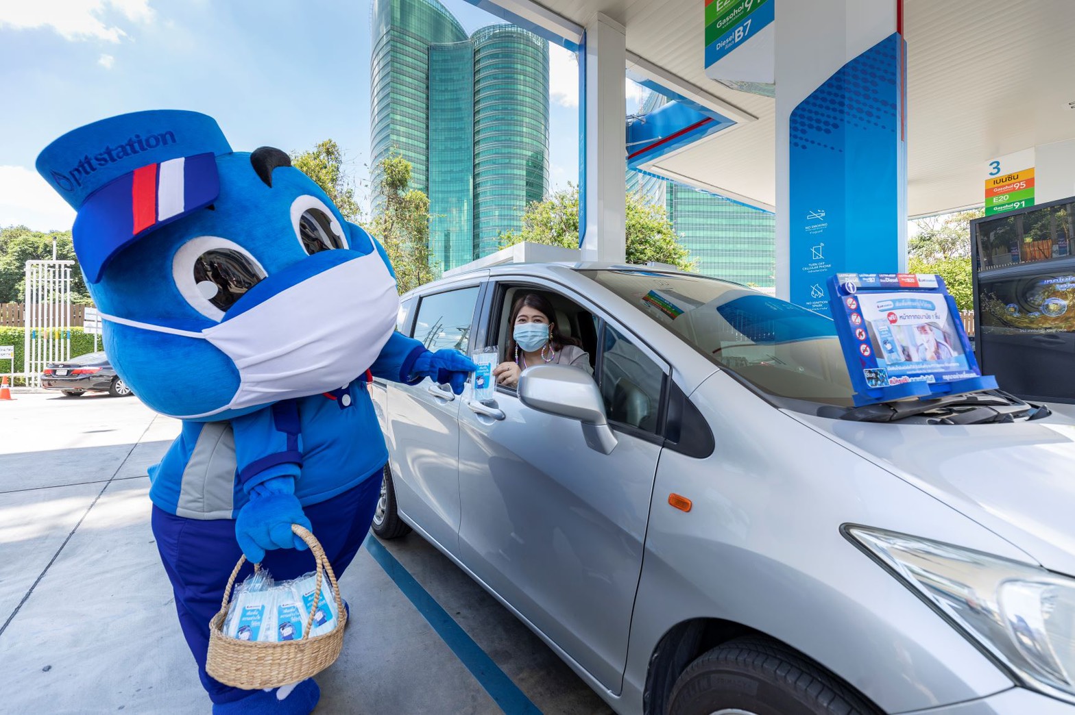 PTT Station ขยายเวลาแจกหน้ากากอนามัยฟรีทั่วประเทศ 3.5 ล้านชิ้น