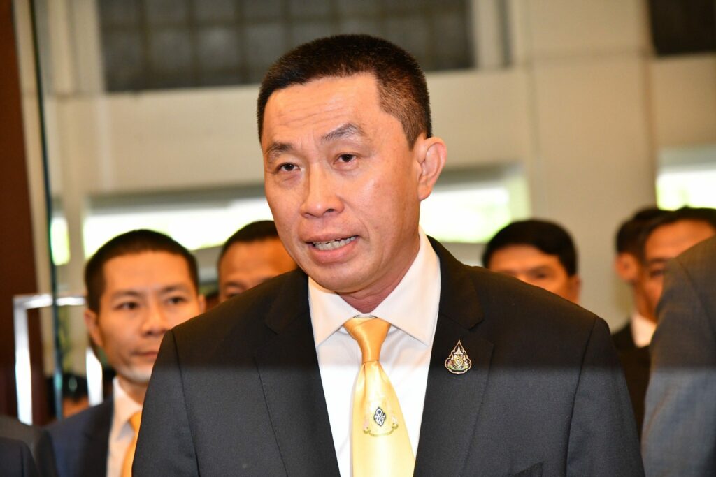“สธ.บุรีรัมย์” กางผัง “ศักดิ์สยาม” ติดเชื้อจากทีมงาน ผงะ! ไปผับทองหล่อ 2 วัน