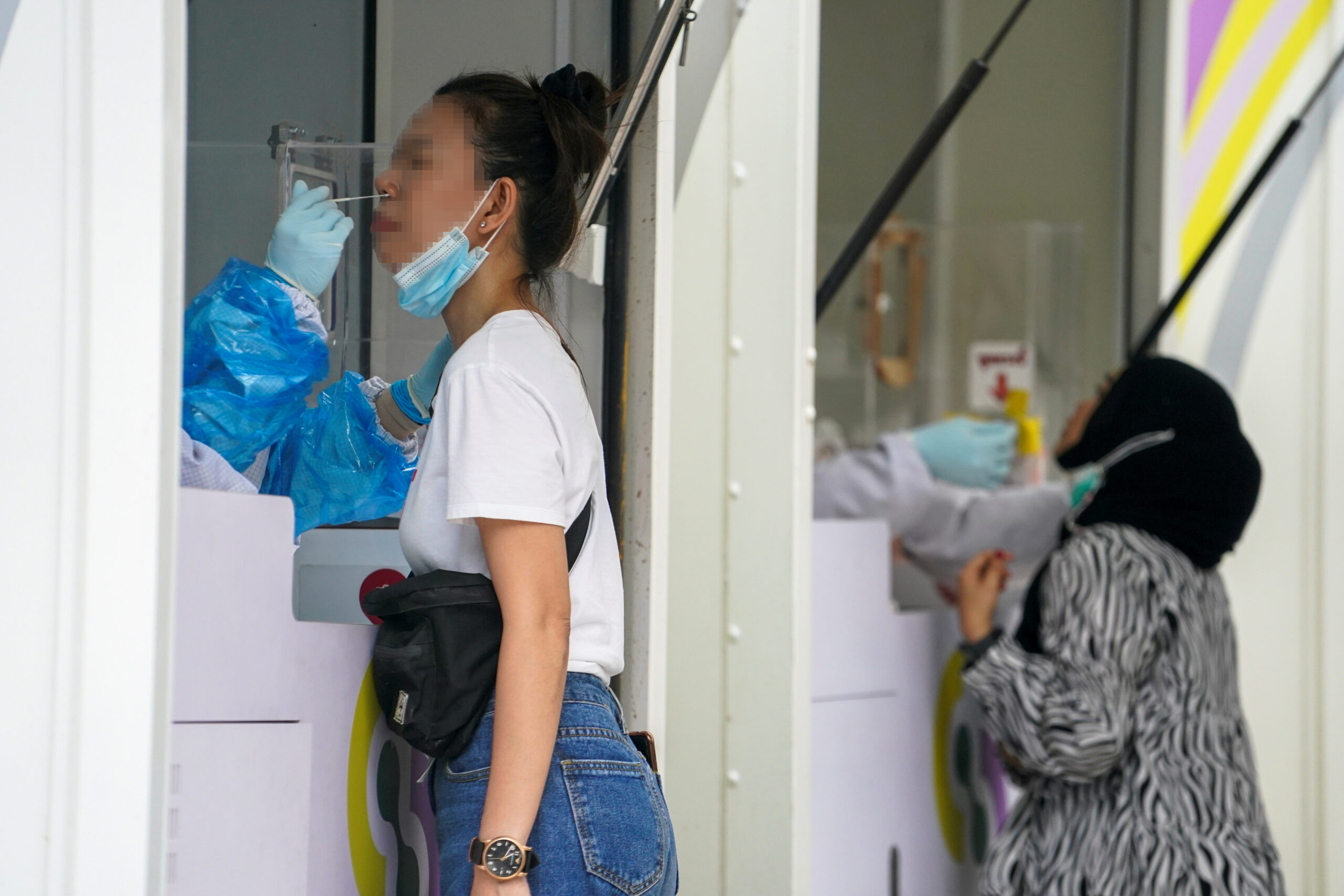 ศบค. พบติดโควิดวันนี้ (12 เม.ย.) พุ่งสูง 985 ราย กำลังรักษาตัว 5,265 ราย