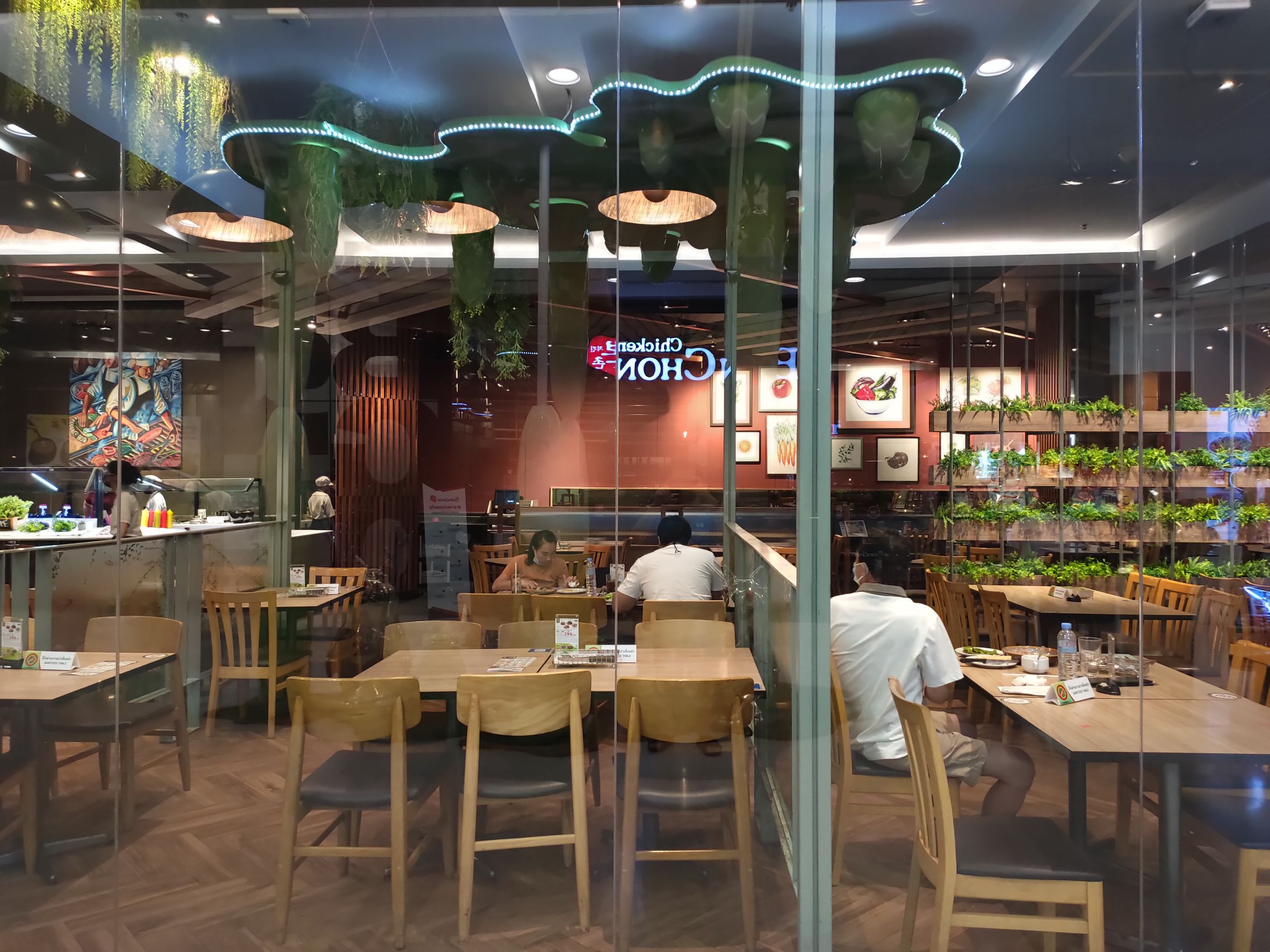 ส่องบรรยากาศนั่งทานในร้านวันแรก ร้านอาหารเหงา-ฟู้ดคอร์ต​คึก