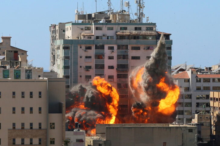 กองทัพอิสราเอลทิ้งระเบิดใส่สำนักงานสื่อ