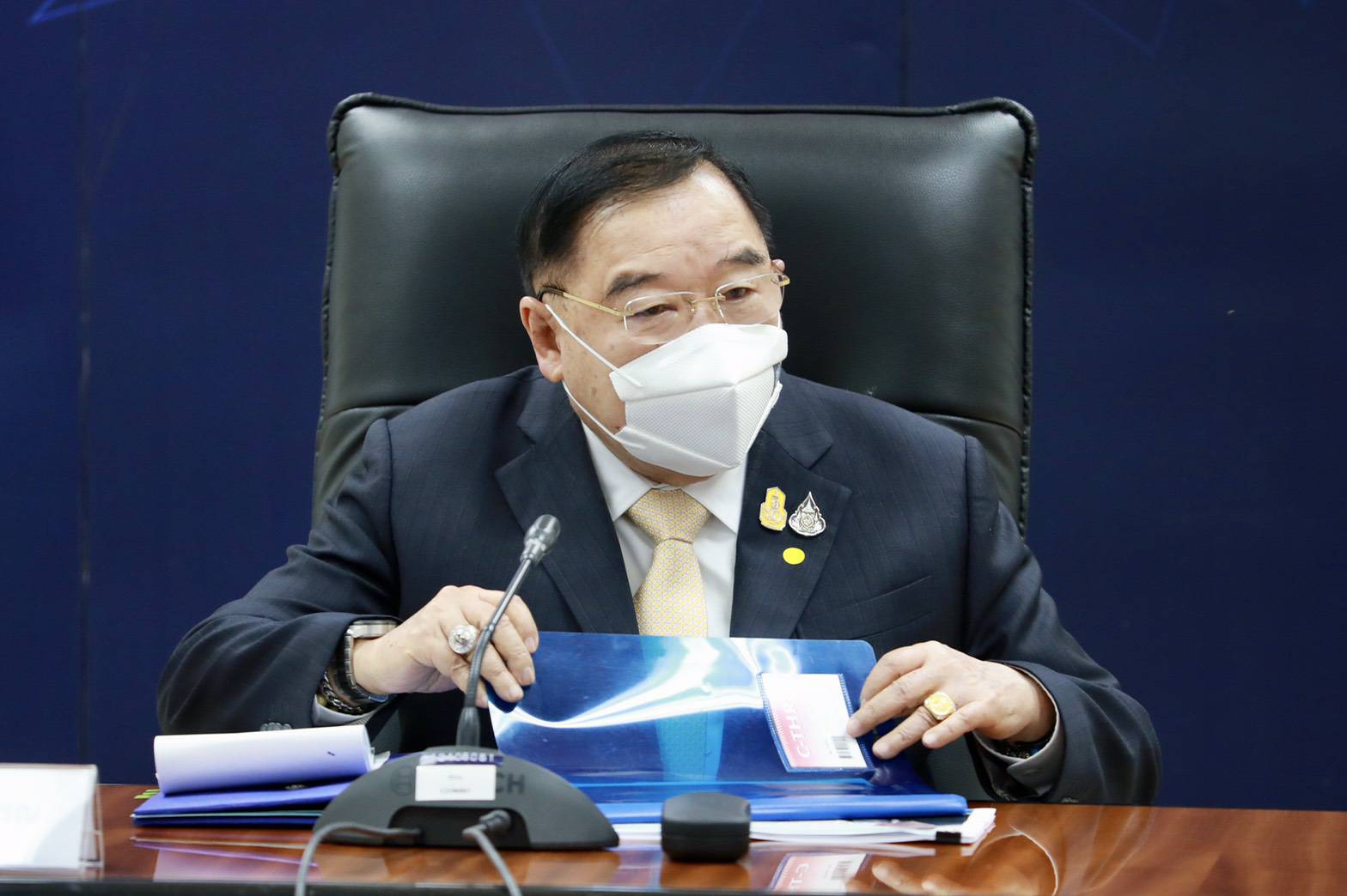 ประวิตร เอาจริง สั่งใช้กฎหมายเข้ม ตัดวงโคจรปล่อยข่าวปลอมวัคซีนโควิด
