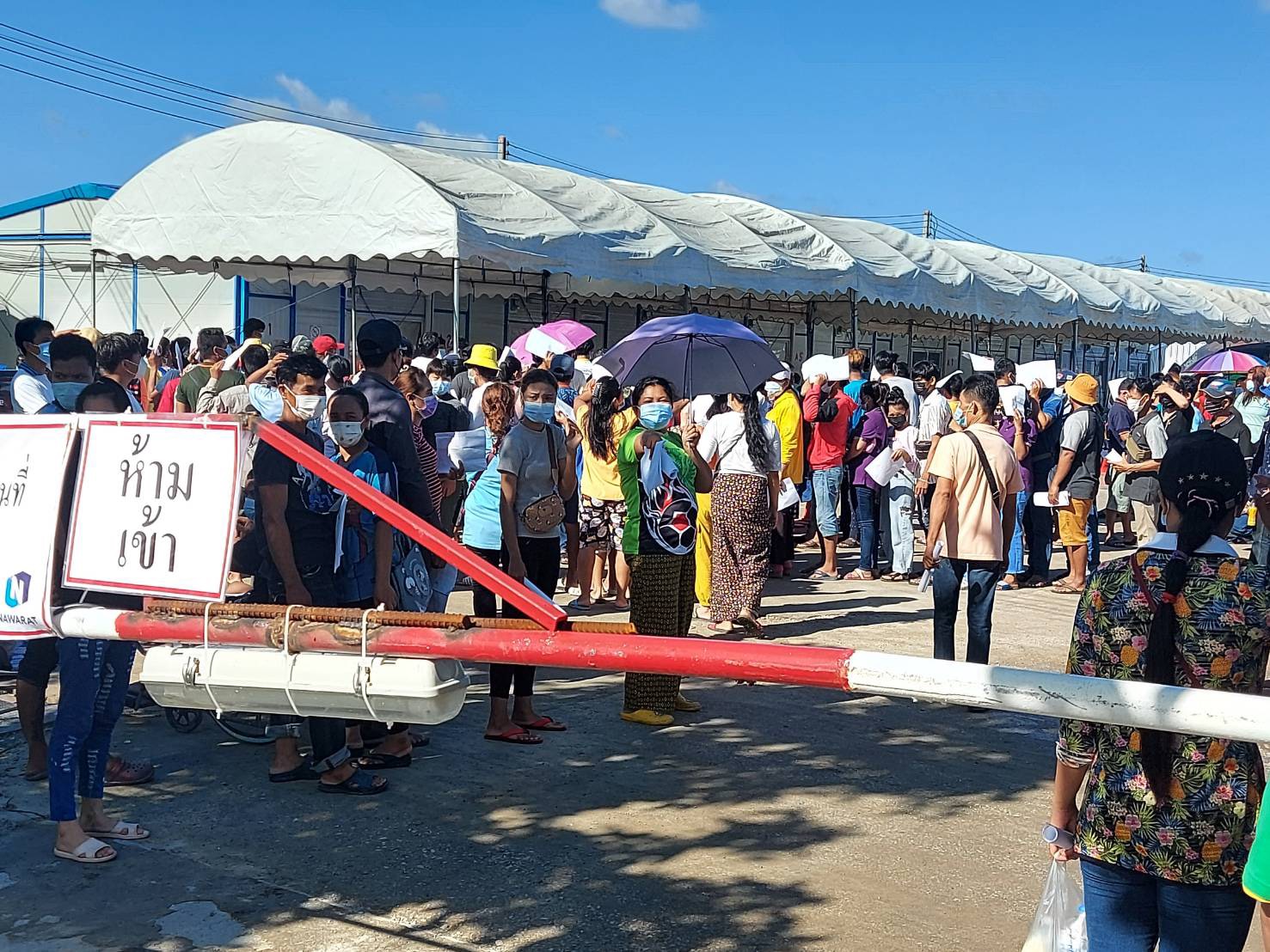 ก.แรงงาน ตรวจโควิดเชิงรุกในโรงงานและแคมป์คนงาน ปทุมธานี-นนทบุรี