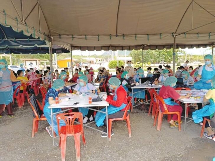สั่งตรวจแรงงาน โรงงานศรีตรังโกลฟส์ สาขาสุราษฎร์ หลังพบติดโควิด 5 คน สั่งตรวจแรงงาน โรงงานศรีตรังโกลฟส์ สาขาสุราษฎร์ หลังพบติดโควิด 5 คน