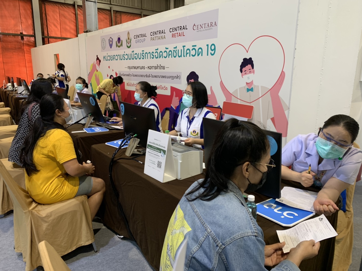 เปิดสกายฮอล์ชั้น 3 เซ็นทรัล ลาดพร้าว ฉีดวัคซีนนอก รพ. เริ่มแล้ว 12 พ.ค.