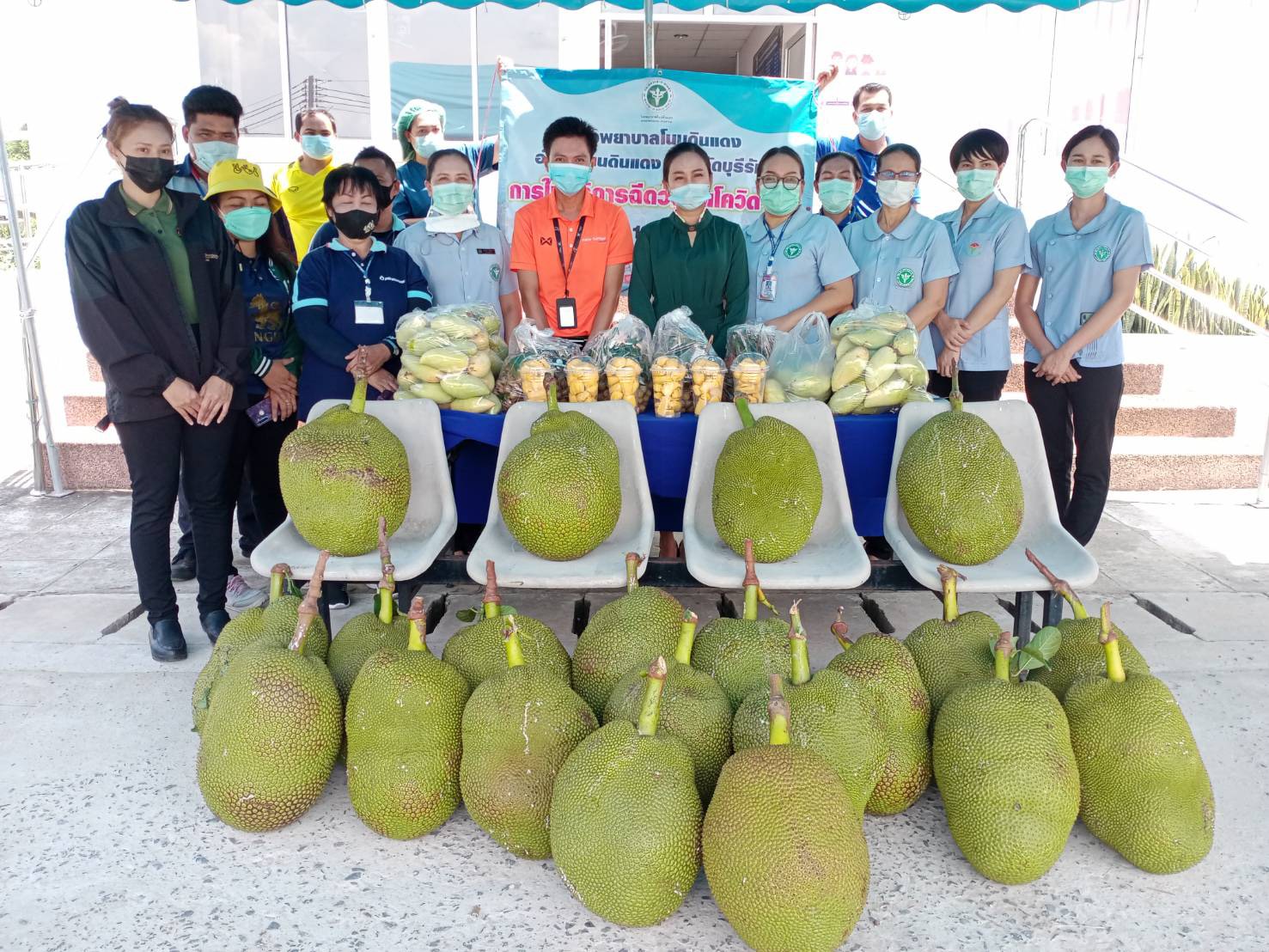 โออาร์ เปิด “พื้นที่ปันสุข” 6 สาขา ช่วยเกษตรกรระบายขนุน-มะม่วงน้ำดอกไม้