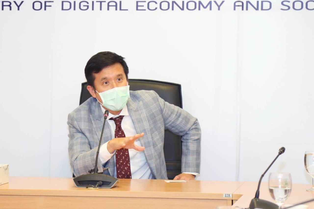 ดีอีเอส มอนิเตอร์ “ย้ายประเทศกันเถอะ” พบข้อความหมิ่นเบื้องสูง