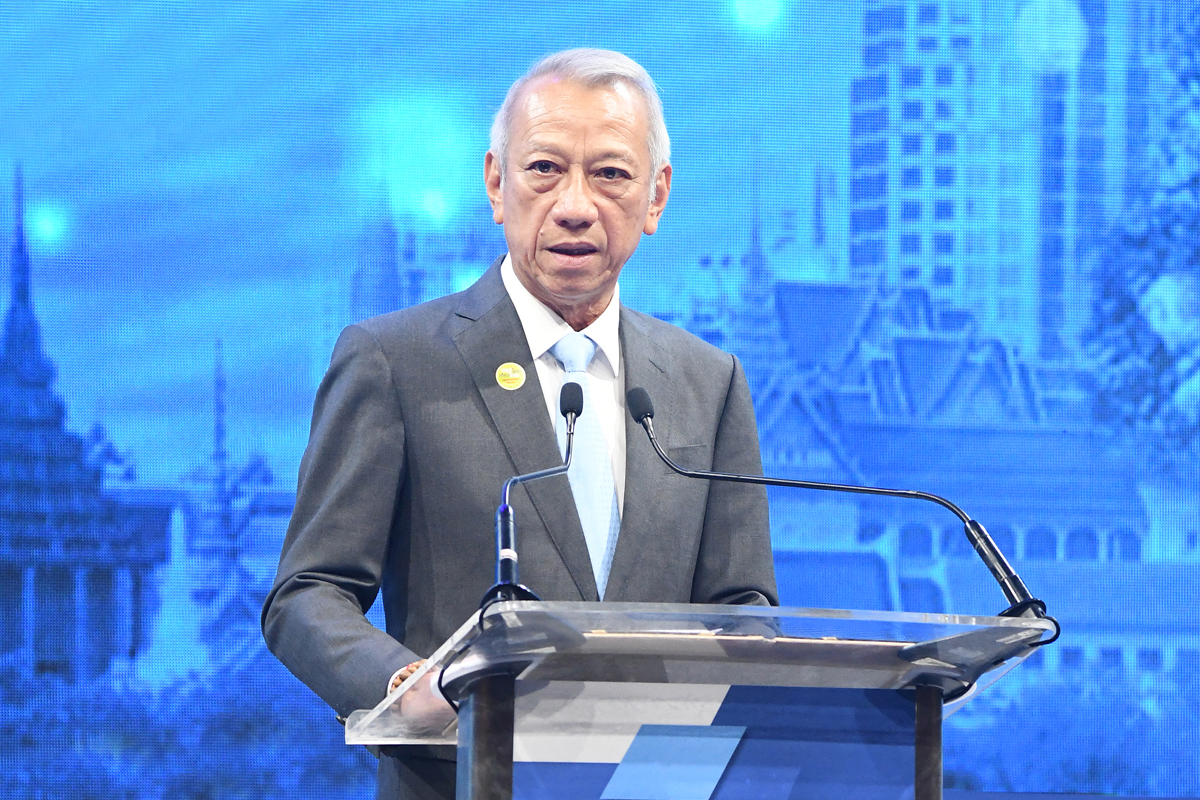 พิพัฒน์ รัชกิจประการ