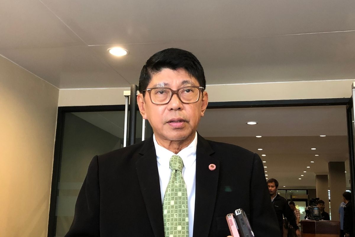 พ.ร.ก.กู้เงิน 5 แสนล้าน หากไม่ผ่าน อาจต้องยุบสภาฯ “วิษณุ” เผย