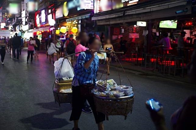 รัฐบาลอนุมัติ ธกส.-ออมสิน ปล่อยกู้ลูกจ้าง หาบเร่ ดอกเบี้ย 0.35