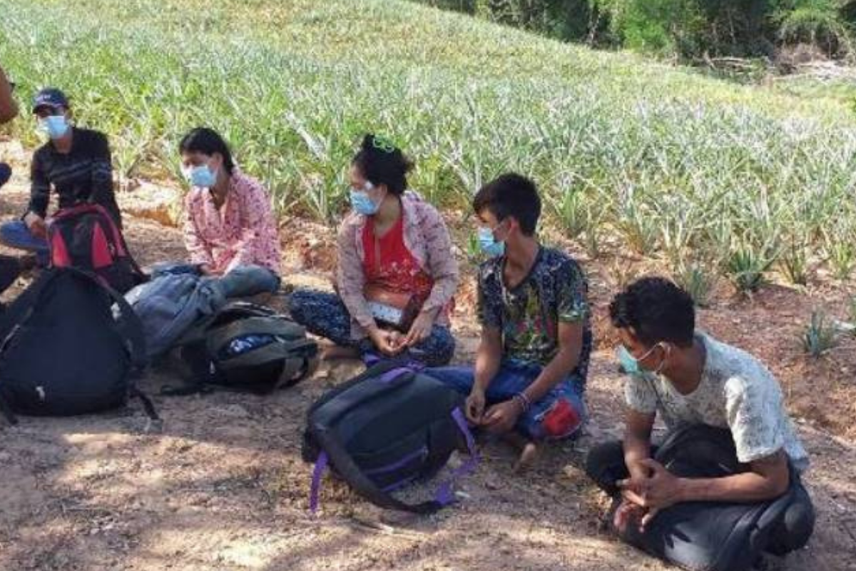 แรงงานเมียนมา เดินเท้าข้ามสันแดนเข้าประจวบฯ ไร้หน่วยงานรัฐสกัดจับ
