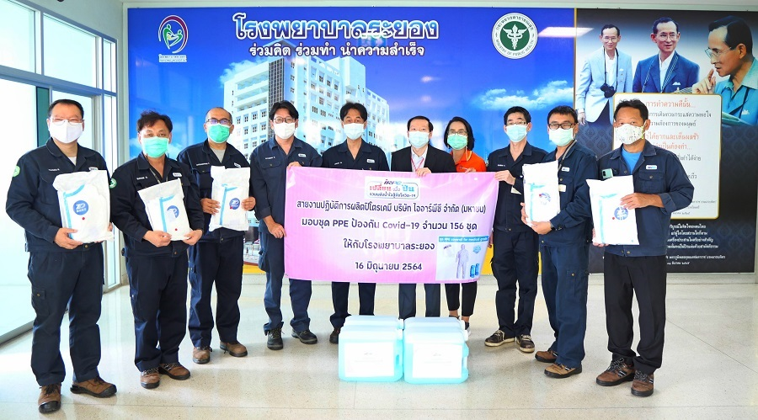 IRPC เดินหน้า “เปลี่ยน เพื่อ ปัน” ส่งมอบชุด PPE และแอลกอฮอล์ให้นักรบชุดขาว