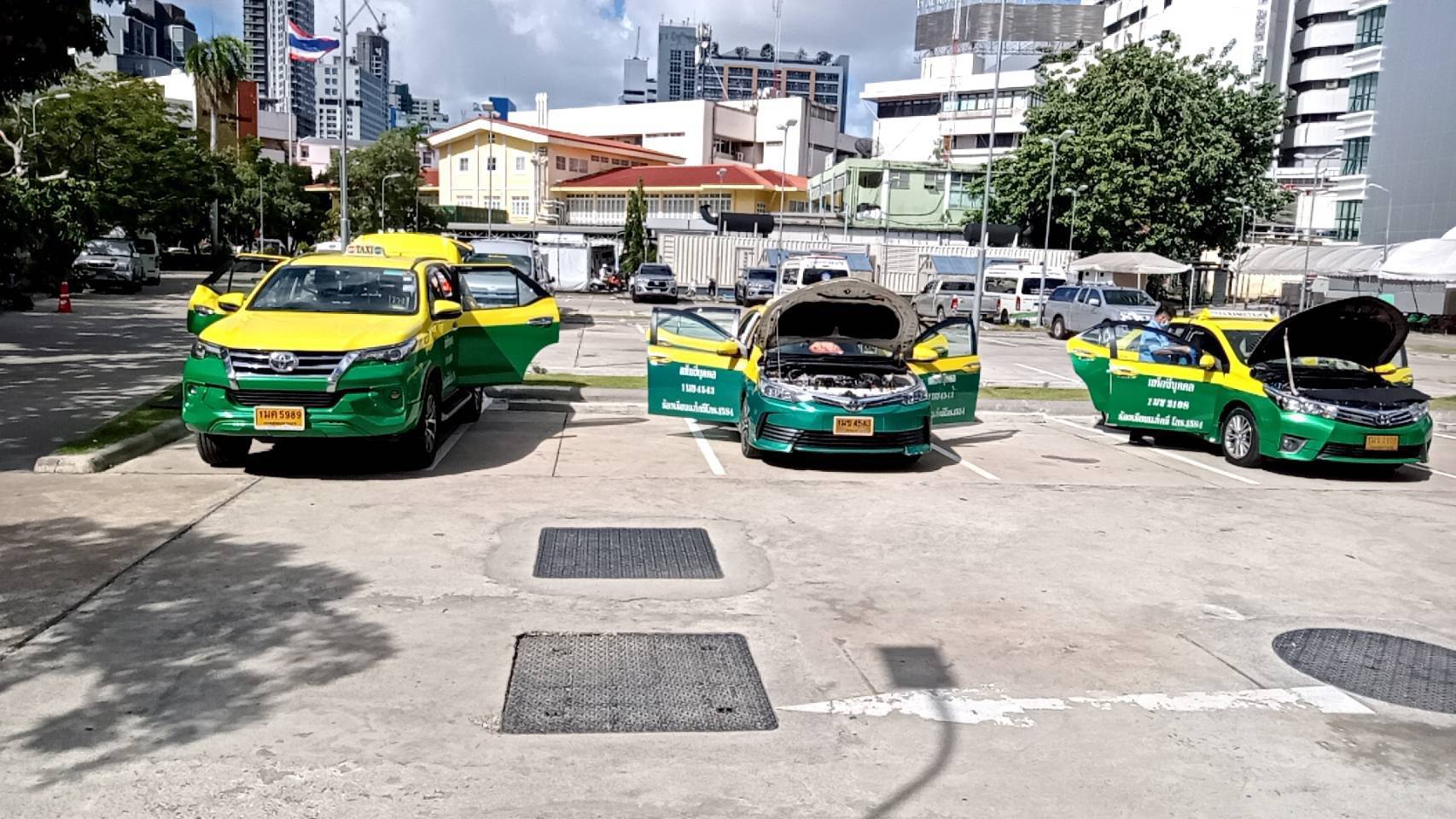 รพ.ราชวิถี ผุดไอเดีย Ambulance Taxi ช่วยผู้ป่วยโควิดฟรี