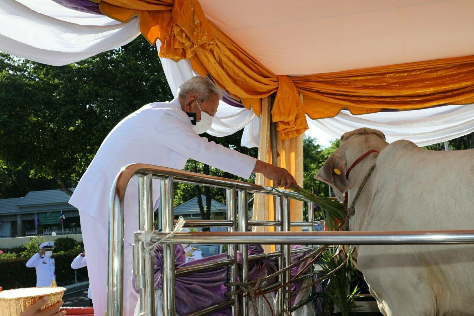โปรดเกล้าฯ ผู้แทนพระองค์ บำเพ็ญพระราชกุศล วันเฉลิมพระชนมพรรษา “พระราชินี”